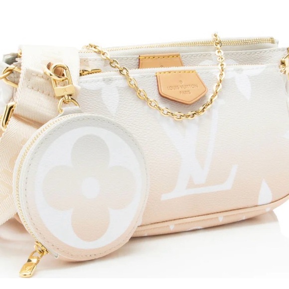 NEW - Louis Vuitton Giant Monogram Canvas By The Pool Multi-Pochette Accessoires - Picture 3 of 12